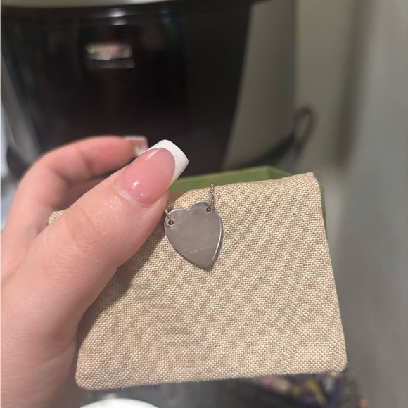 Gucci Silver Heart Charm Necklace - Picture 6 of 6